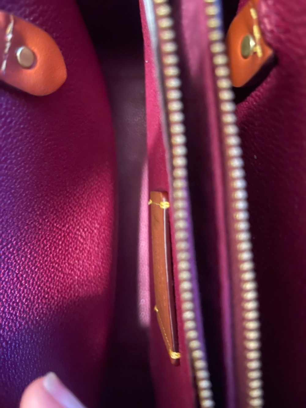 Handbag - Picture 11 of 12